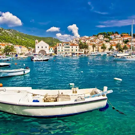 In With Sea View, Balcony, Air Conditioning, Wi-fi *