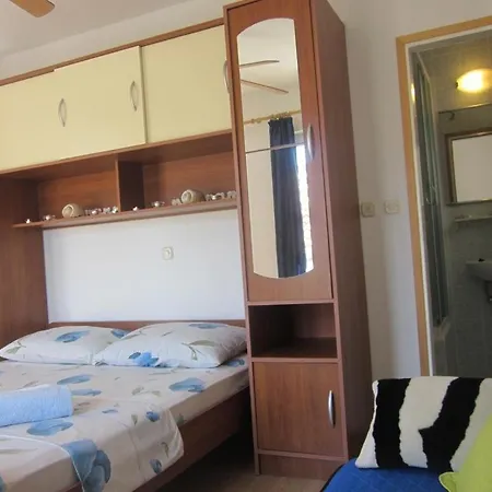 In With Sea View, Balcony, Air Conditioning, Wi-fi Appartamento