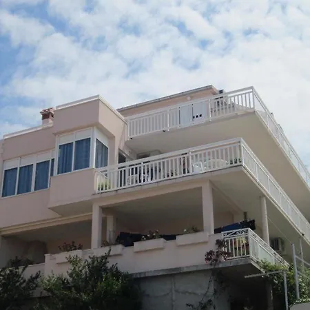 Appartamento In With Sea View, Balcony, Air Conditioning, Wi-fi