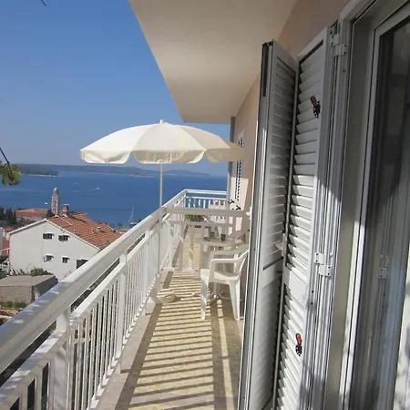 Appartamento In With Sea View, Balcony, Air Conditioning, Wi-fi